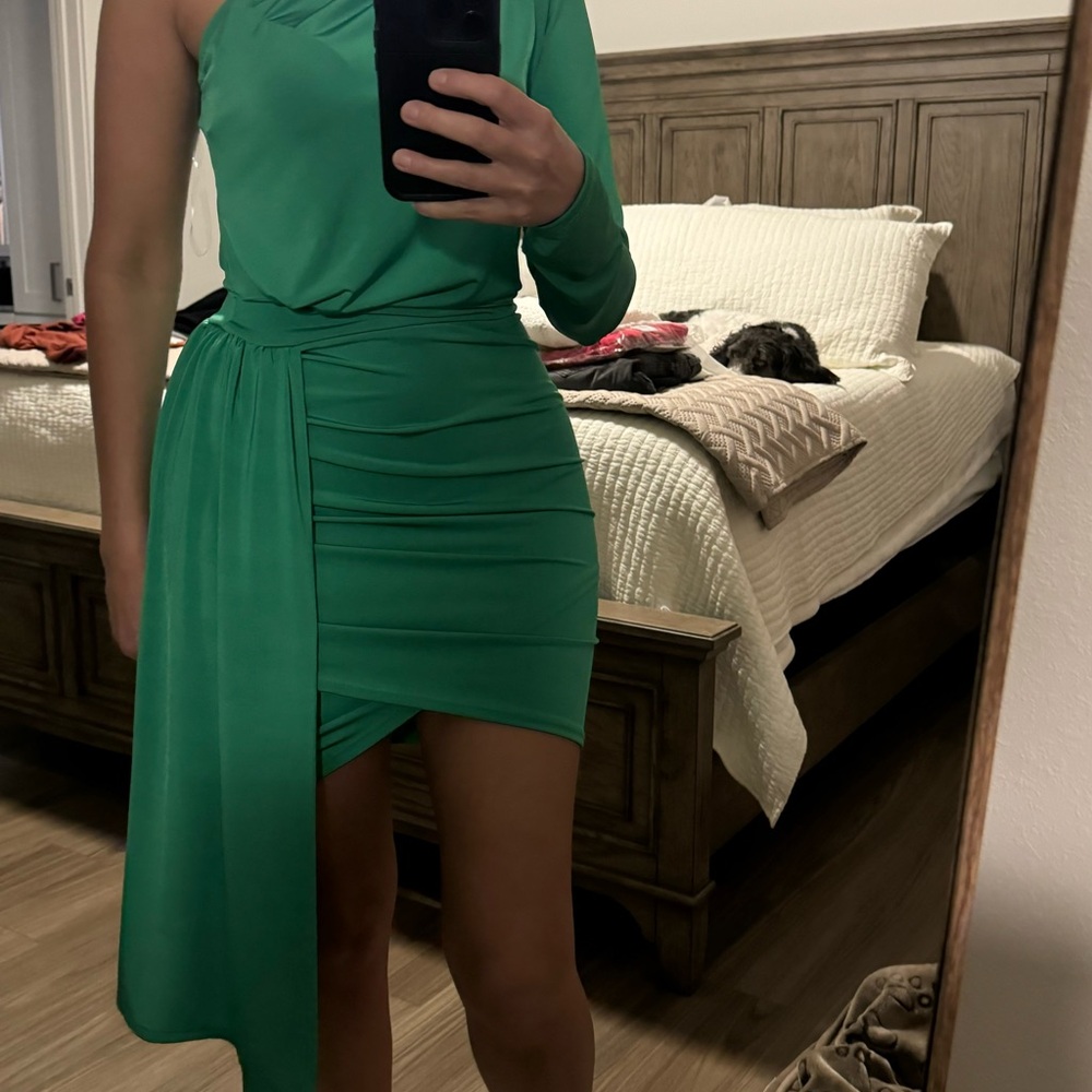 Ladies' size Medium green one-sleeve satin dress.